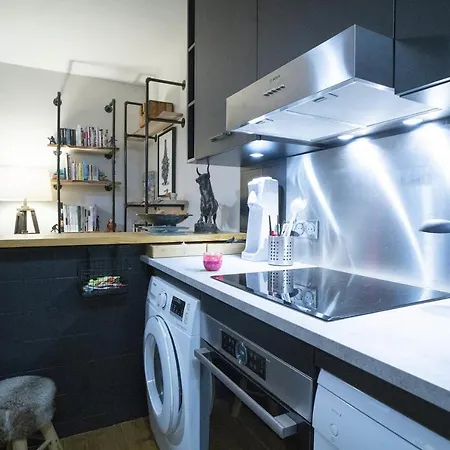 Superb Design And Bright Apt Pere Lachaise